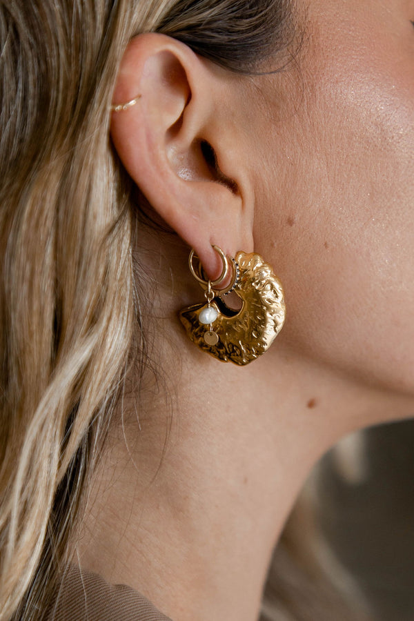 Conch Textured Hoop Earrings - Gold - The Self Styler